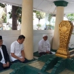 Calon Wakil Wali Kota Bandung R. Dhani Wirianata Ziarah ke Makam Pendiri Bandung